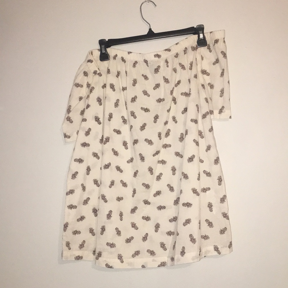 off the shoulder pineapple top
